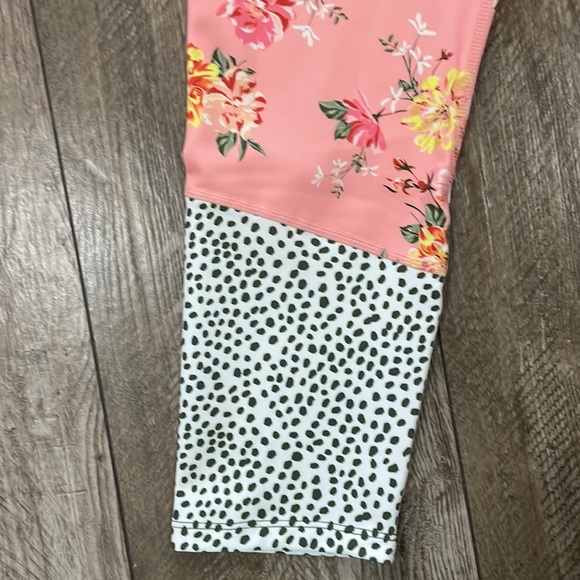 Nanette Lepore Floral Active  Legging’s - Picture 3 of 7